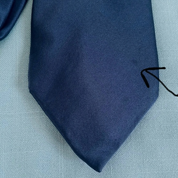 🚫DONATED 3 FOR $15! Solid Dark Blue Silk Tie - Picture 4 of 4